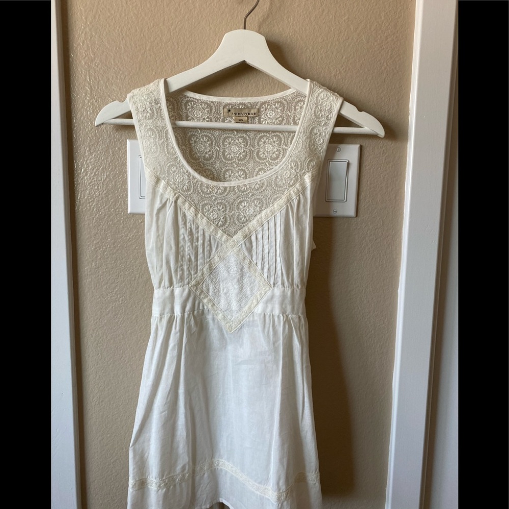 Twentyone brand-beautiful Lace top.